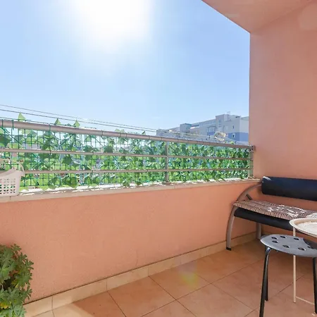 Slava - Close To The Mall Appartement *