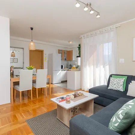 Slava Apartment Split